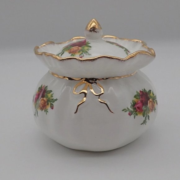 Royal Albert Old Country Roses Lidded Sugar Bowl - Picture 3 of 13